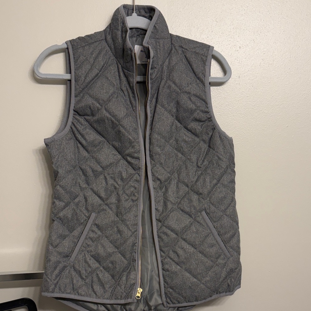Old Navy Women's Gray Quilted Vest